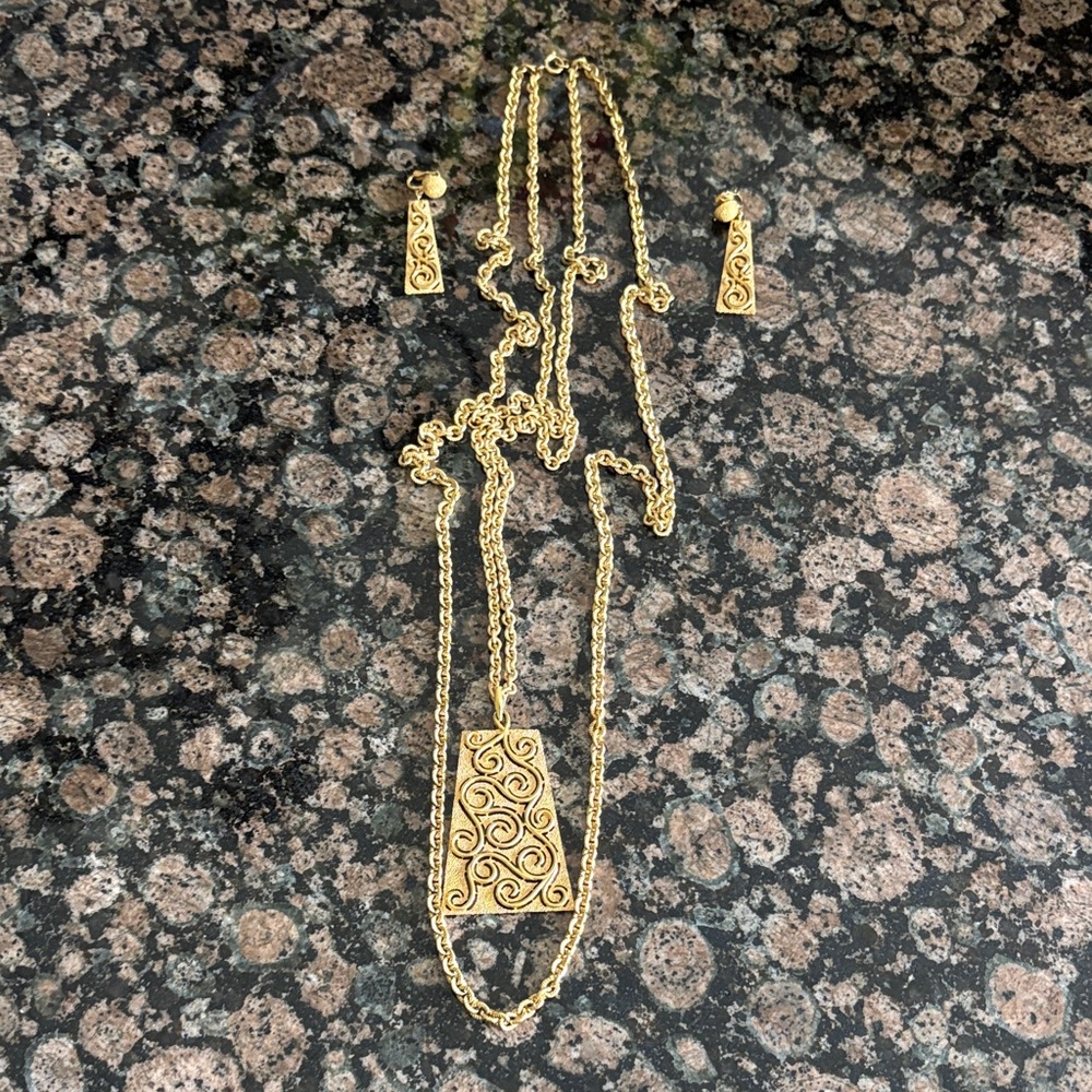 Intricate Gold Swirl Necklace and Earring Set
